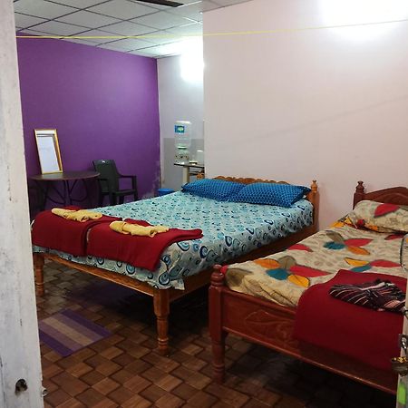 The Leisure Home Stay Shadipur Exteriér fotografie