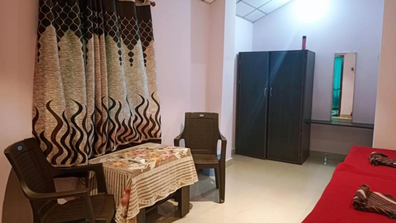 The Leisure Home Stay Shadipur Exteriér fotografie